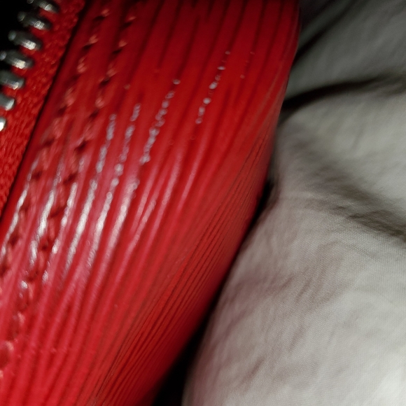 SOLD!!!! Authentic Louis Vuitton Epi Tote - Picture 6 of 6